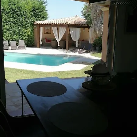 Entiere Villa *