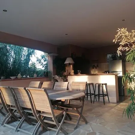 Entiere Villa *